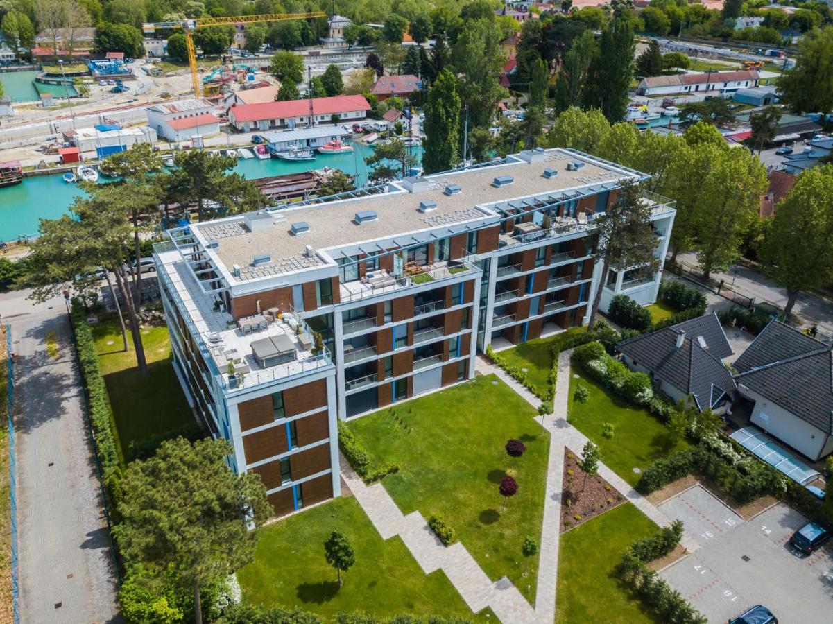 Mf Port Azur Wellness Apartments Siofok Exterior photo