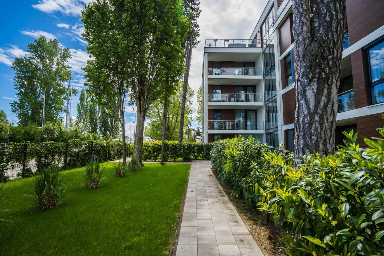 Mf Port Azur Wellness Apartments Siofok Exterior photo
