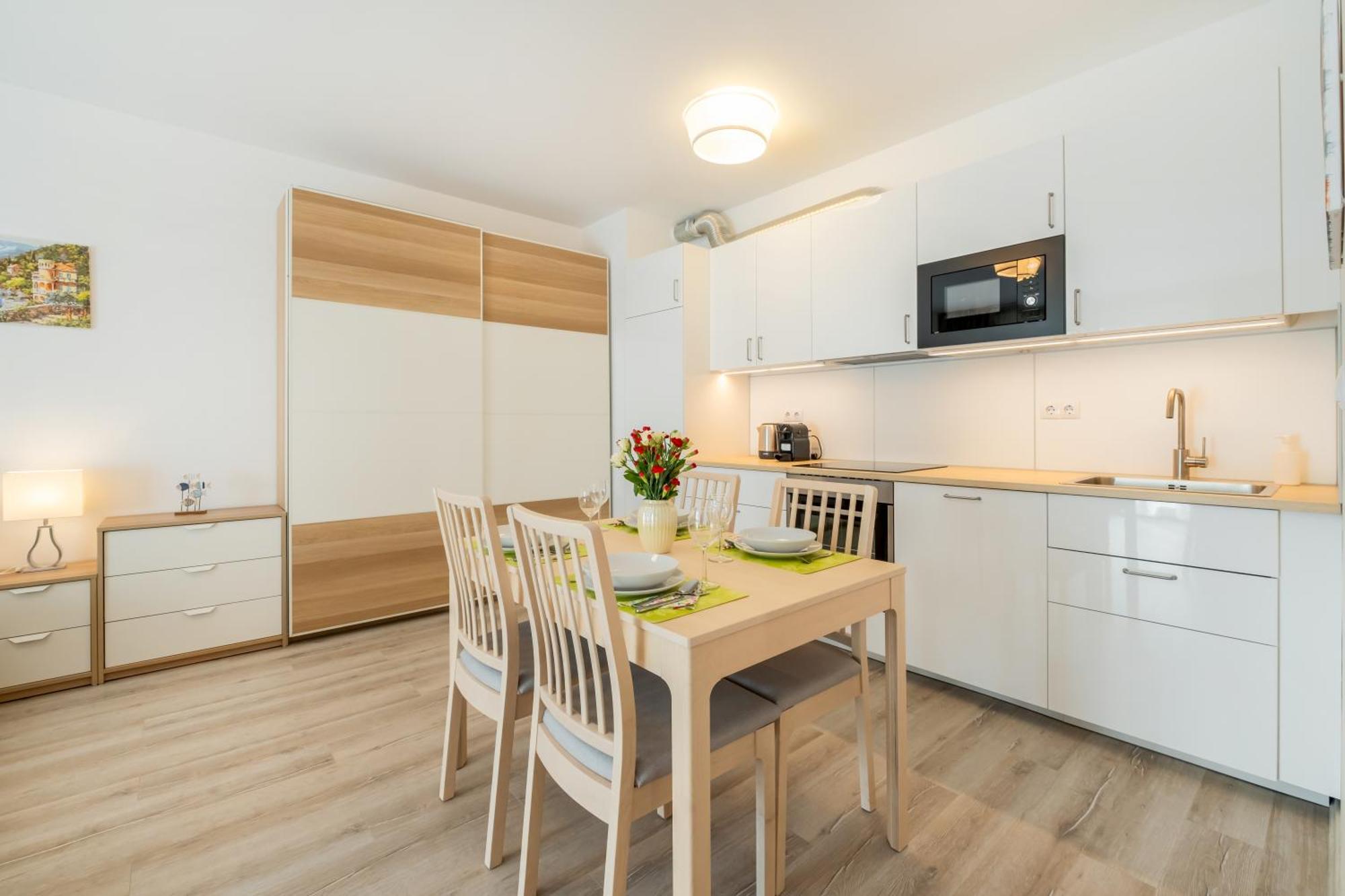 Mf Port Azur Wellness Apartments Siofok Exterior photo